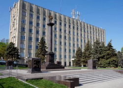 «Разруха и грязь!»: таганрожцы интересуются, когда улицы будут убирать не только у администрации