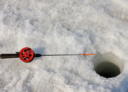 Таганрожцам назвали пять грубых ошибок во время зимней рыбалки