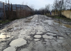 Попал в «красную зону» и возглавил рейтинг самых «убитых» дорог: Таганрог пообещал отремонтировать все ямы до конца мая