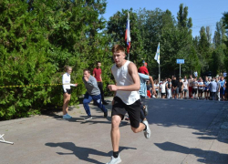 320 таганрожцев приняли участие в забеге «188 ступеней к Олимпу»