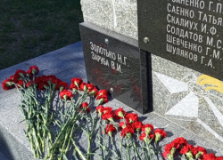 Сотрудники Водоканала возложили цветы героям Великой Отечественной 