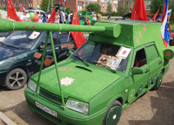 Парад автомобилей в Таганроге  продолжается (фоторепортаж)