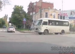 В Таганроге водители маршруток продолжают нарушать ПДД