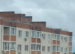 В Таганроге подростки взломали замки чердака и гуляли по крыше