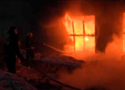 В пожаре на фабрике в Таганроге пострадал сотрудник