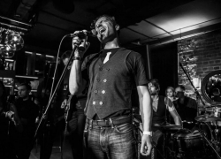 Джазмен из Таганрога: ещё одно альтер-эго актёра Виктора Добронравова