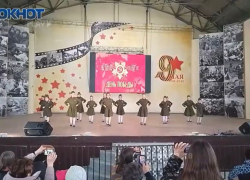 Несмотря на непогоду и закрытие парка таганрожцы отмечали День Победы 