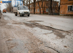 Голубев дал обещание убрать ямы на дорогах Ростовской области до 1 мая 