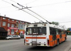 В Таганроге троллейбус чуть не сбил ребенка