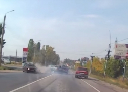 Под Таганрогом «Приора» на встречке «влетела» в «семерку»