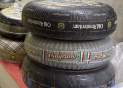 Таганрогские силовики уничтожили нелегальное молоко и мясо