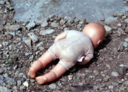 В Ростовской области 10-месячный малыш умер в сливной яме