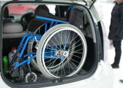 420 тысяч получит предприниматель Михаил Пономарев из бюджета города для своего социального такси