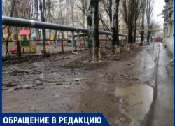 В Таганроге утонула в грязи дорога к детскому саду