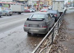 “Ждём туристов с мётлами”: таганроженка вернулась из Сочи и ругает грязь на тротуарах