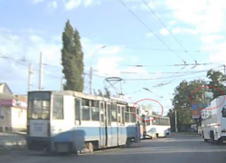 В Таганроге заискрился трамвайный токоприемник