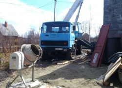 Таганрожец угнал автокран и сдал его в металлолом