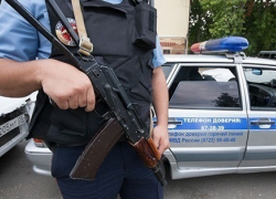 В Таганроге сотрудник ППС в шутку прострелил своему напарнику ногу