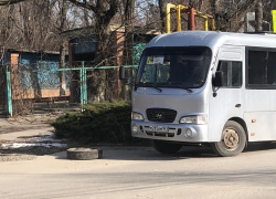 Таганрогский «автобус малой вместимости» остался без колёс 