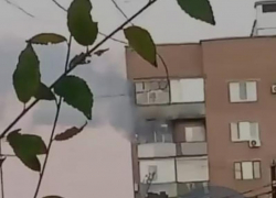 В Таганроге тушили пожар в многоэтажке