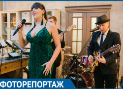 Эмоции и драйв подарила таганрожцам кавер-группа United People