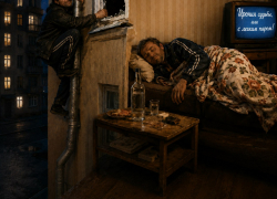 Ирония судьбы по-таганрогски: пьяный мужчина влез в чужую квартиру, перепутав двери, и остался ночевать