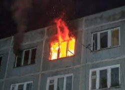 Три пожарных расчета тушили пятиэтажку в Таганроге