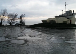 Любимое место таганрожцев, куда они приводят гостей,  прозябает в грязи и ямах