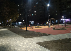 "Халтура!": таганрожцы критикуют новый сквер в СЖМ - что не так