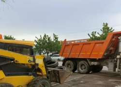 Мариупольское шоссе вздохнуло свободнее: в Таганроге убрали 3 тонны шин