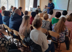 В 20 школах Таганрога обучили родителей и учителей, как вести себя при ЧС