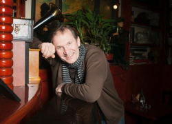 Федор Добронравов: Жена работала вязальщицей в доме быта в Таганроге, чтобы как-то прокормить семью