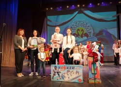 Приемная семья из Таганрога победила в региональном конкурсе