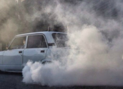 Отечественный ВАЗ полыхнул  в Таганроге