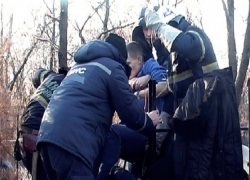 Пьяный таганрожец нанизался на забор
