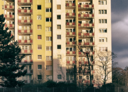 Без прокуратуры дело буксовало: в Таганроге семья получила квартиру "от города" - имела на неё право