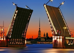 День города Санкт-Петербурга младшего брата Таганрога