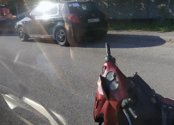 Подросток на скутере попал под колеса иномарки в Таганроге