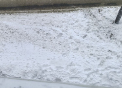 «Маршрутке негде остановиться»: таганроженка пожаловалась на занесенную снегом остановку