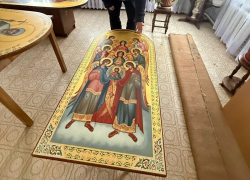 Новую икону для Серафимовского храма Таганроге показали в мастерской