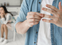 Разводов стало меньше, но проблема для таганрожцев сохраняется 