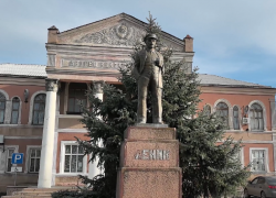 В селе под Таганрогом реконструировали и вновь установили памятник Ленину