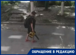 Дворник Таганрога придумала систему уборки, от которой мучаются жители дома