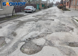 Ещё один «исторический привет» администрации Таганрога передаёт показавшийся булыжник 