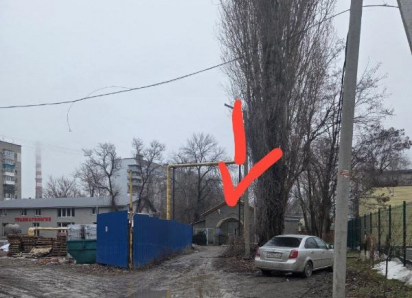 «Поход туда подобен смерти!»: таганрожцы возмущены запущенной территорией у рентген-кабинета на Толбухина