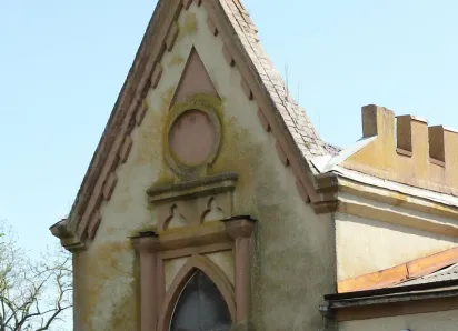 Могилу таганрогского историка прибрали, зато его усадьба гибнет на глазах