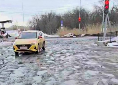 «Подарите лучше городу асфальт»: таганрожцы разнесли пост главы города о дне книгодарения