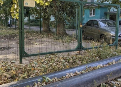 Жуткий смрад и дети могут пораниться: трубы-времянки отравляют жизнь таганрожцев на Тольятти