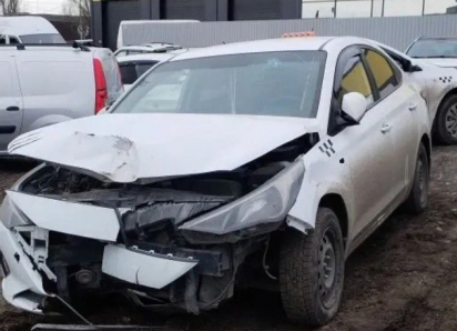 Гость взял ключи без спроса и разбил чужую арендованную машину в Таганроге