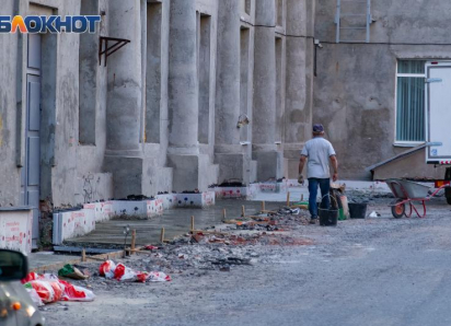 Денег снова нет: ремонт дома культуры в Таганроге затягивается на долгий срок